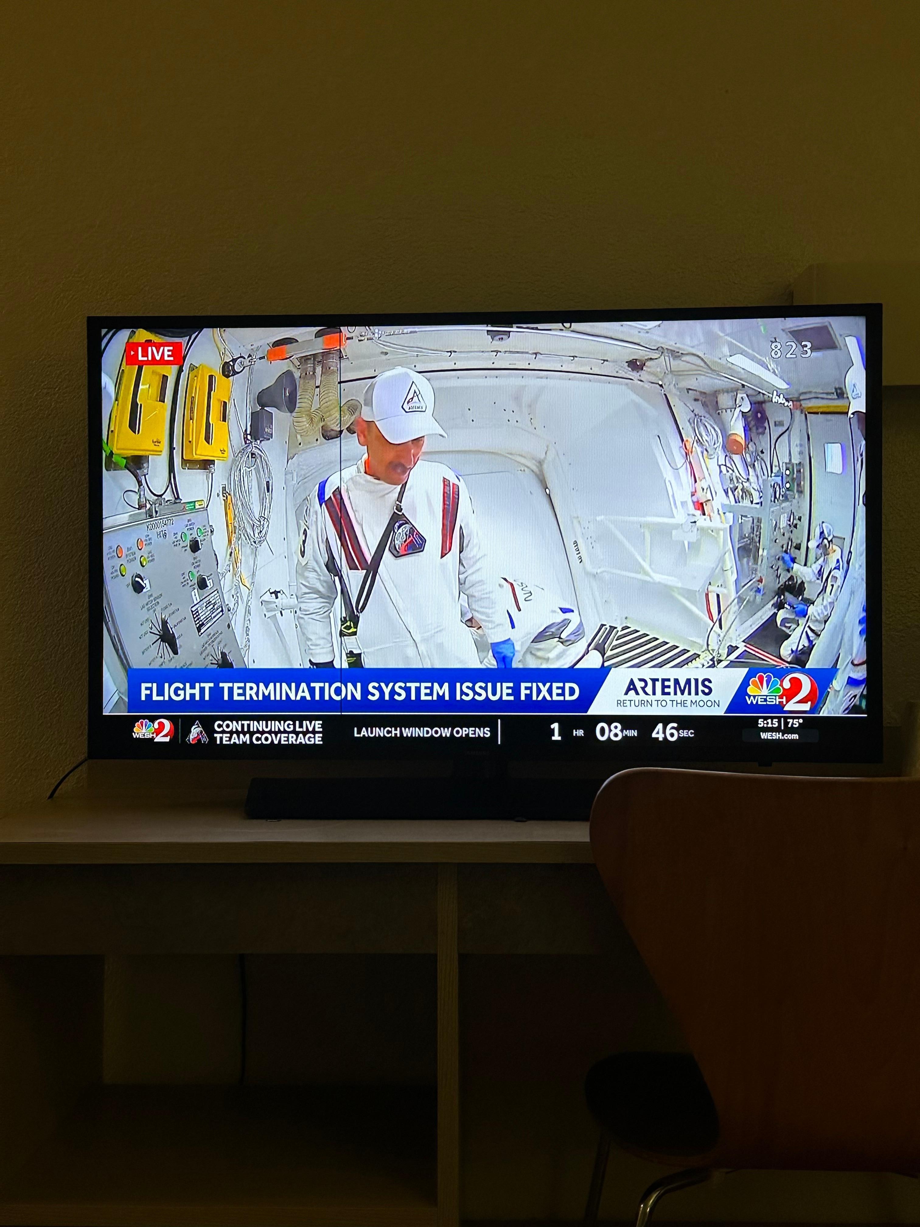 Broken tv with mostly news and sports channels