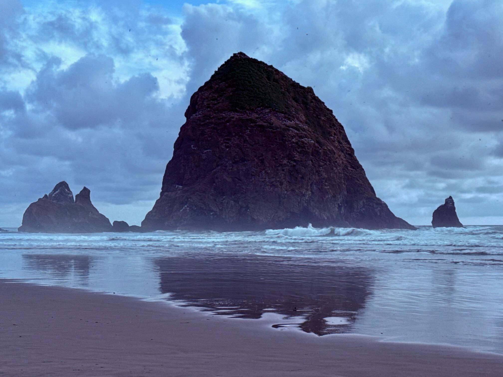 Cannon Beach, OR
(Dramatic)
