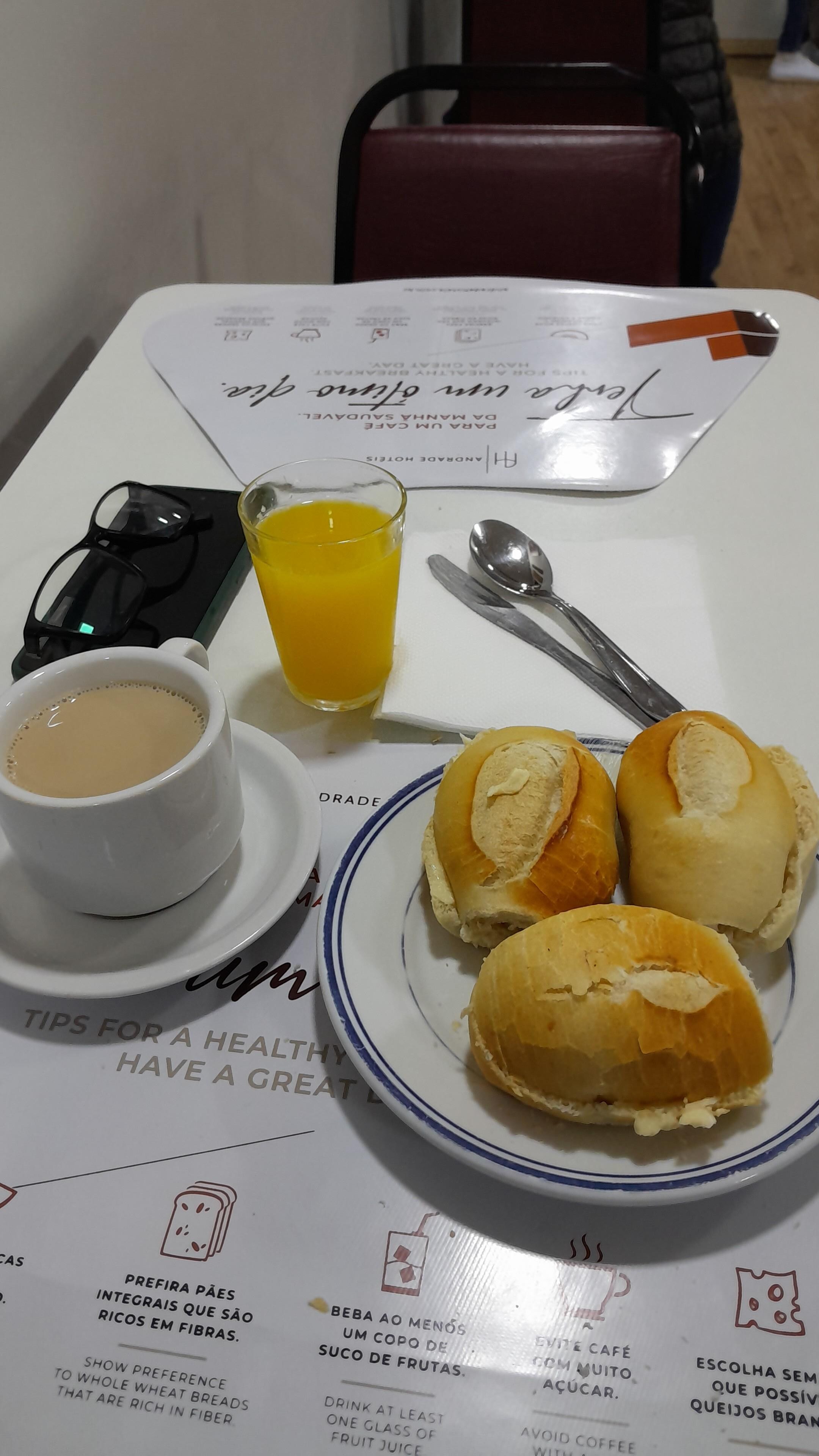 Café da manhã no 2° dia.