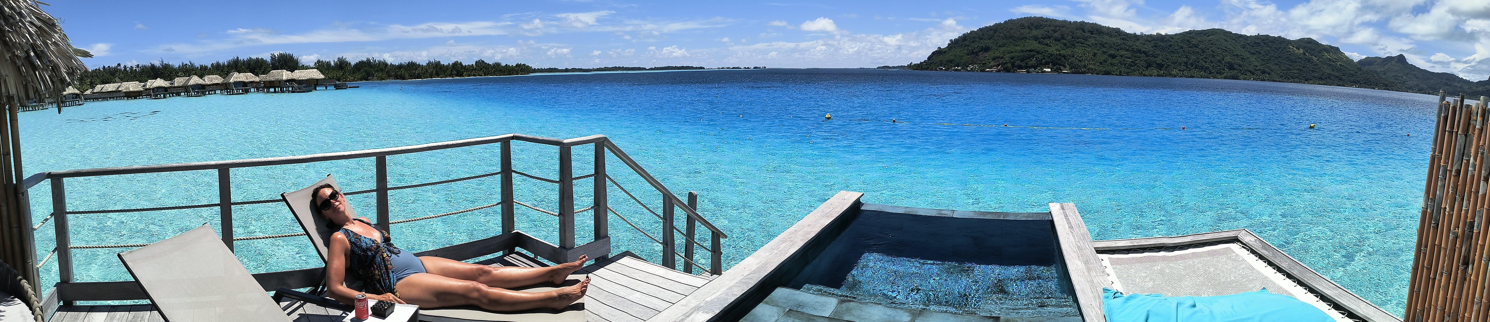 Panoramic of the patio.