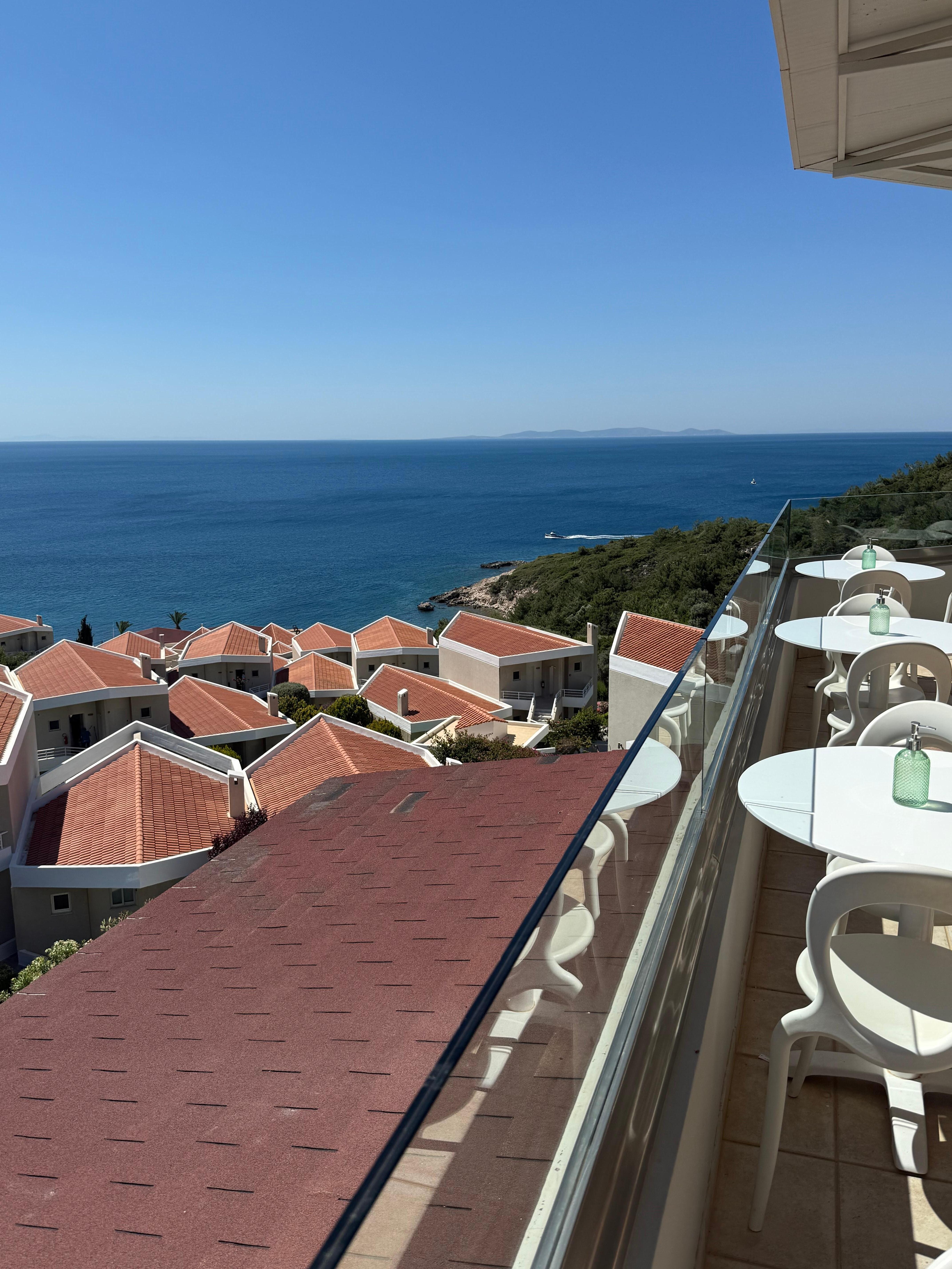 Breakfast View served from 8to10am, but you can go a little early and stay a little late 