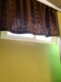 Peek a boo, I see you