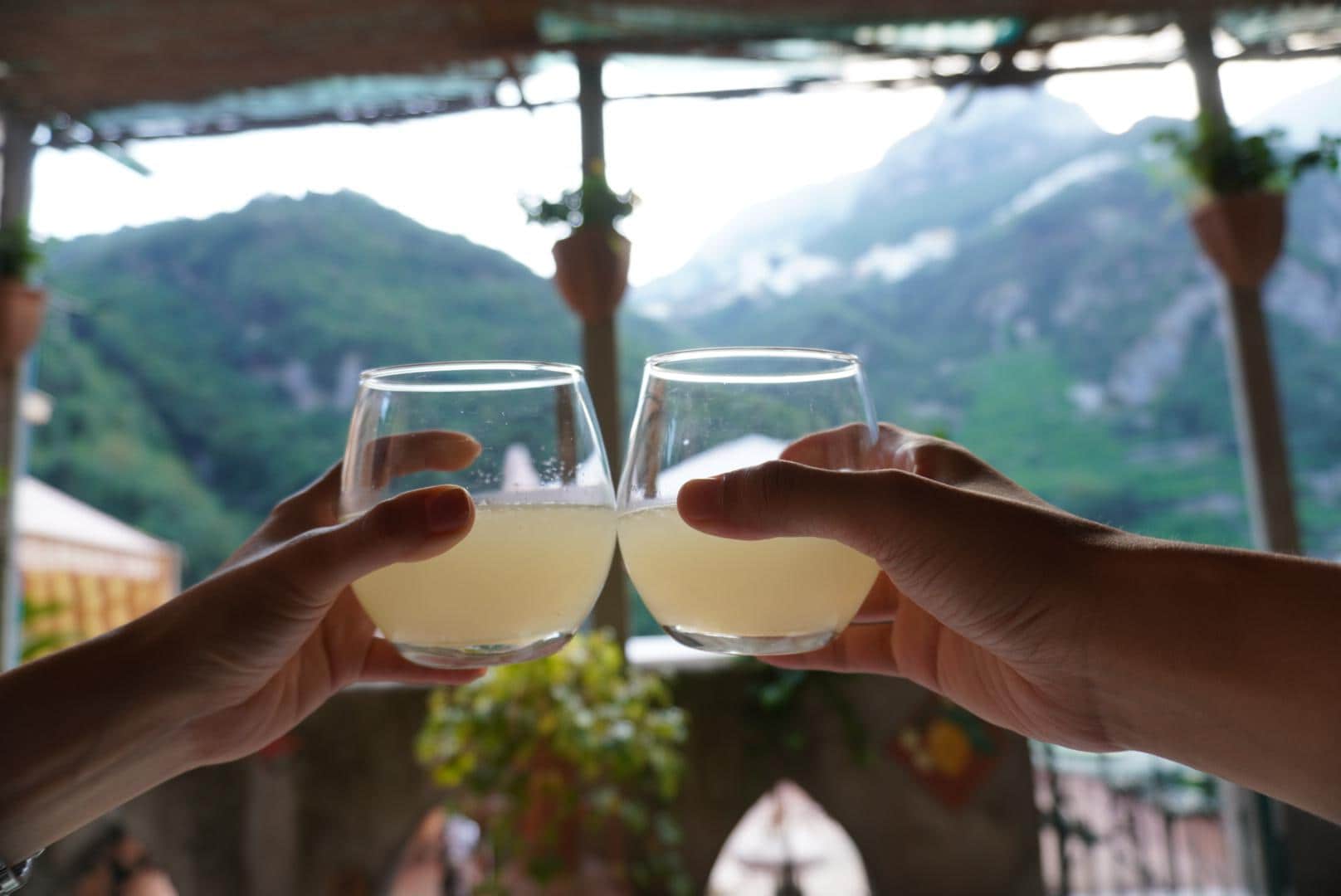 Super tasty fresh lemon juice as welcoming drinks
