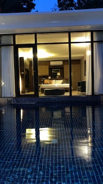 Vue de la chambre depuis la piscine