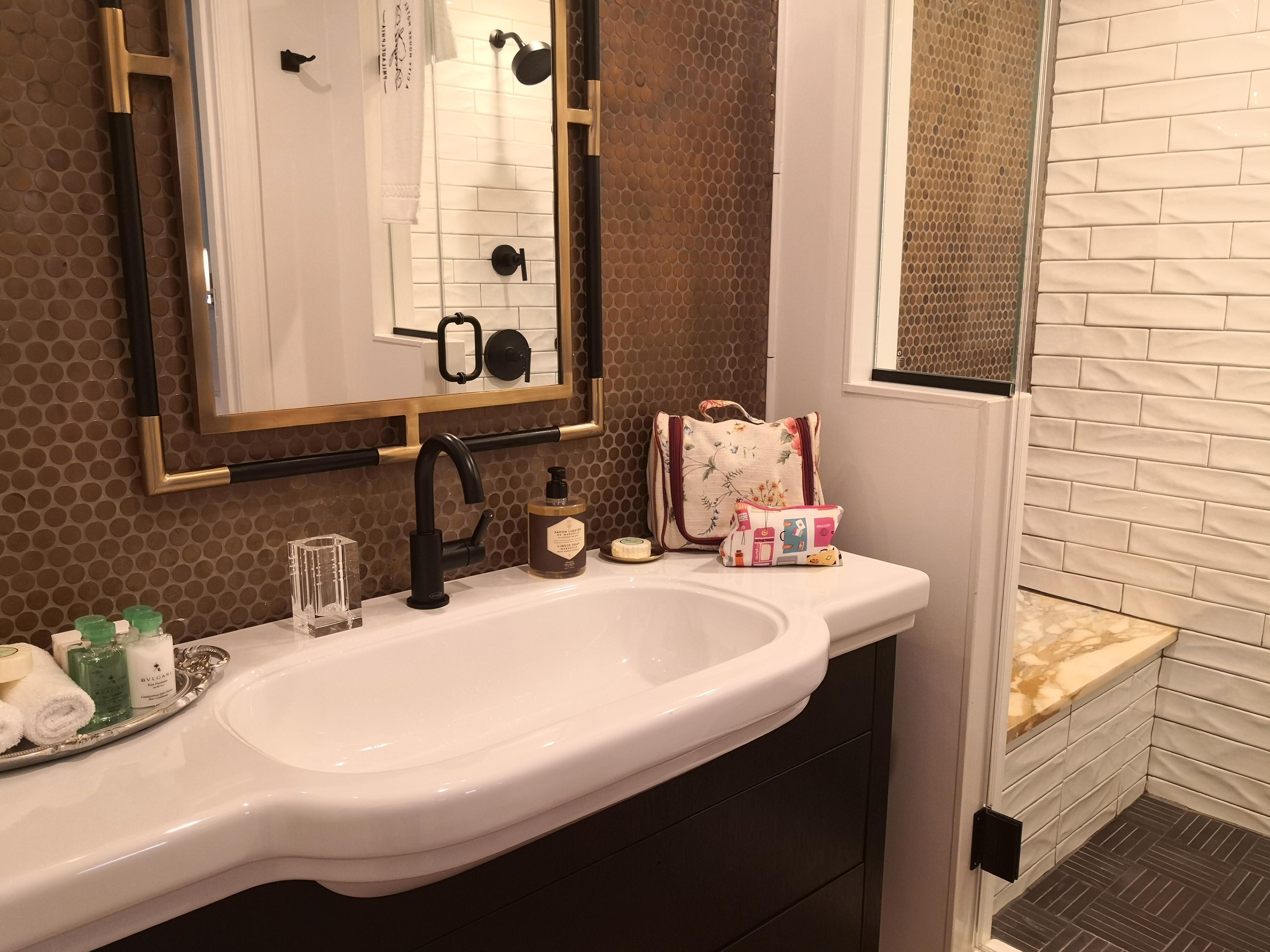 Bathroom 2c