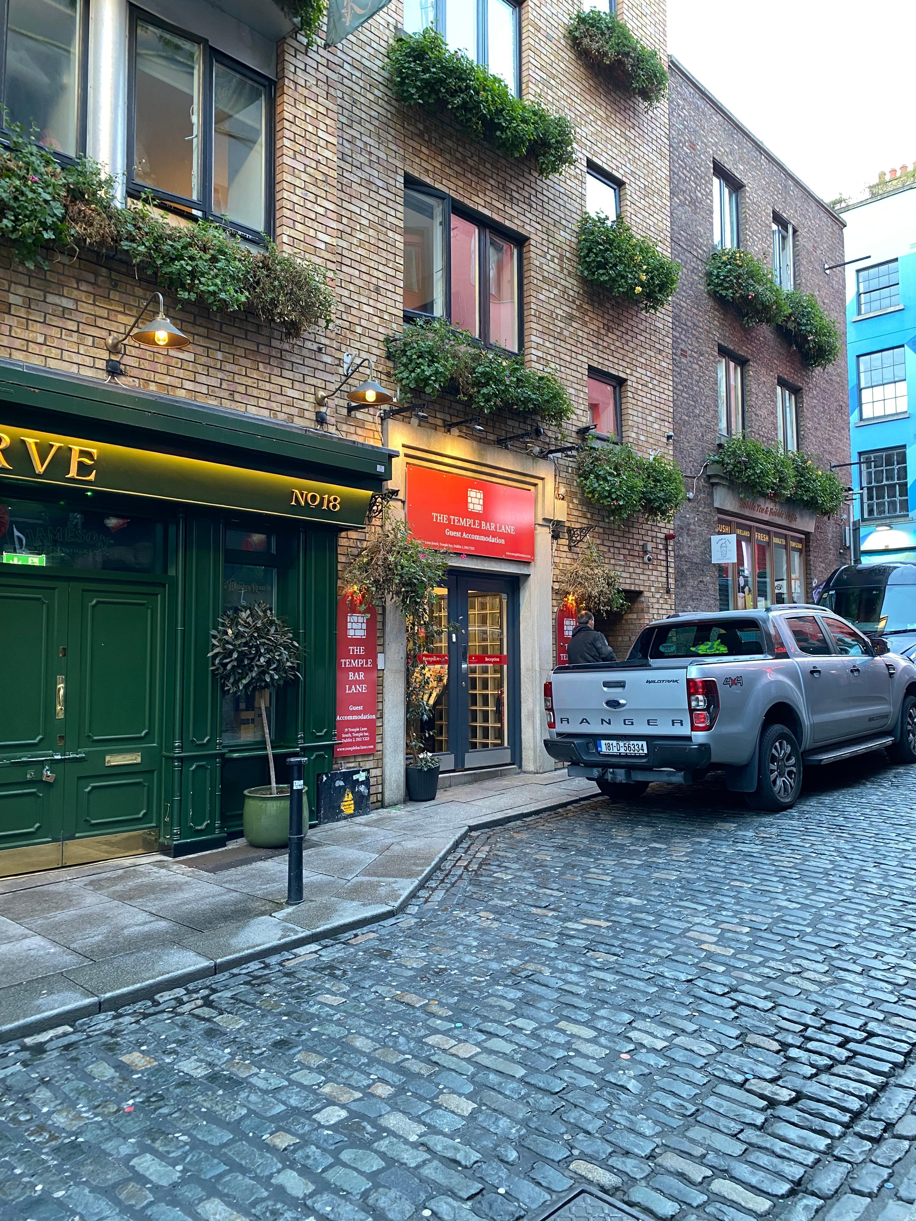 Fantastic location! Right next to The Temple Bar pub!