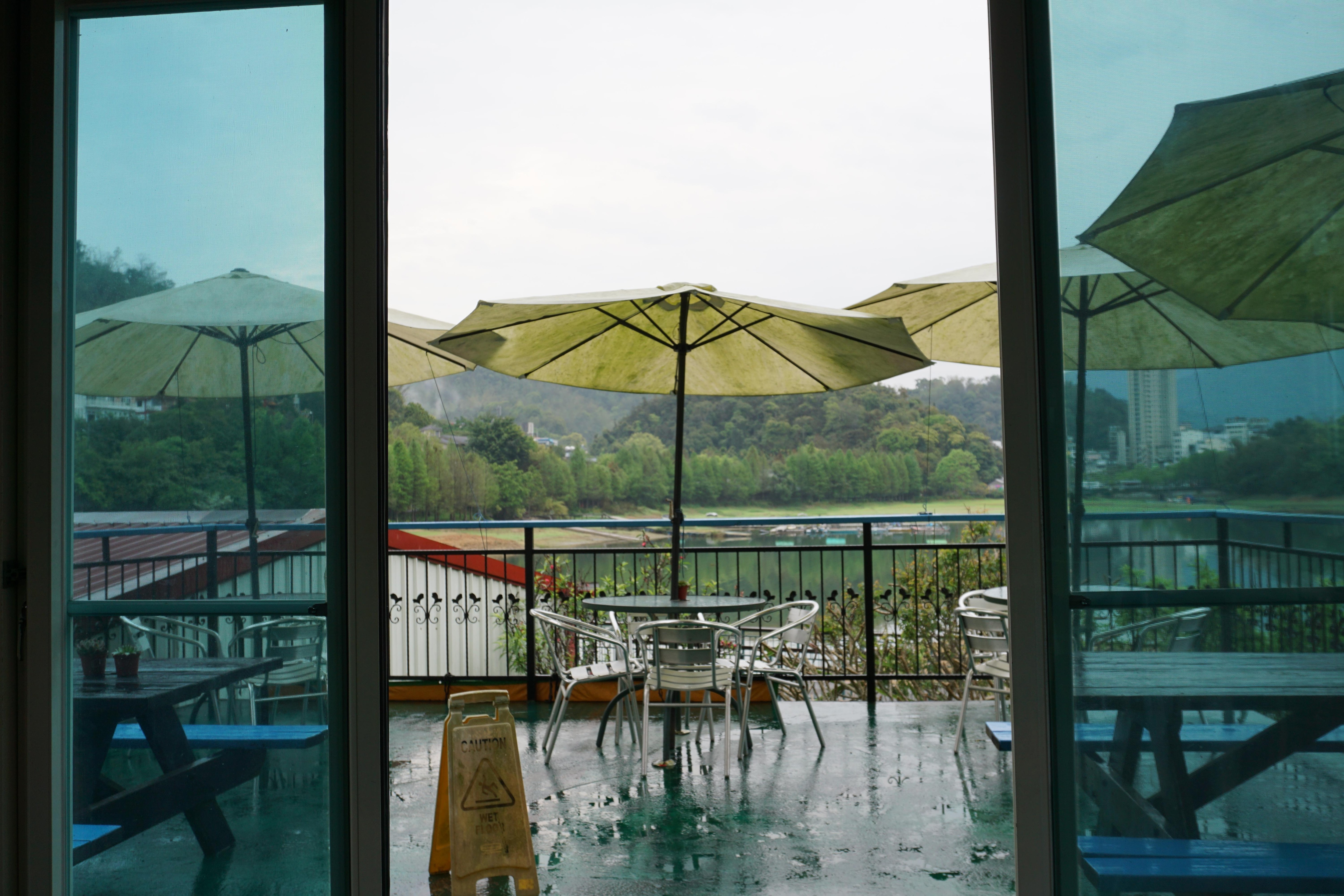 outdoor patio for eating breakfast
