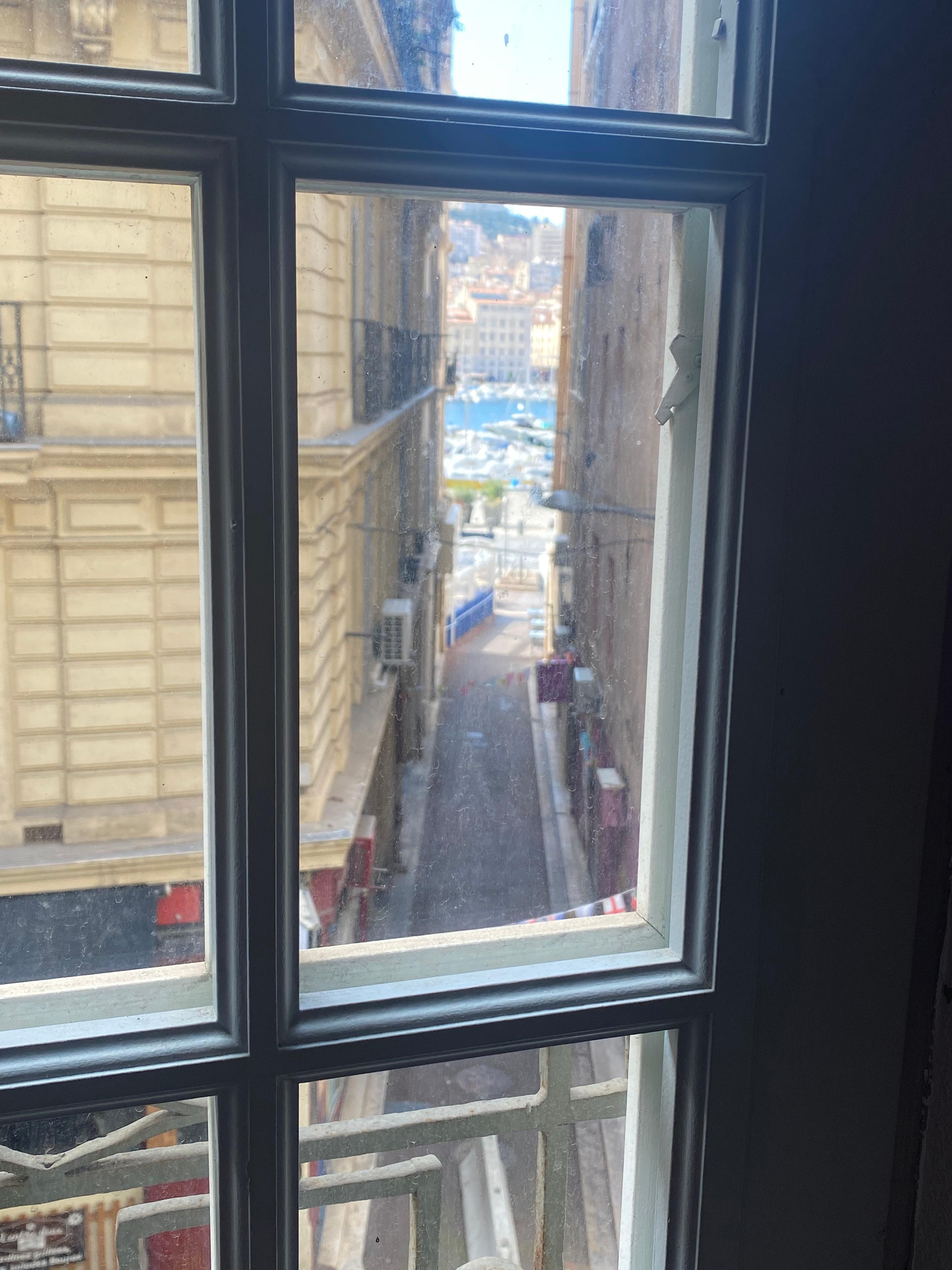 Chambre avec vue sur le port ⊠faut le dire vite !