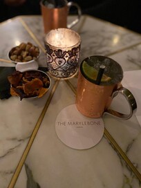 Cocktail au bar de lâhotel