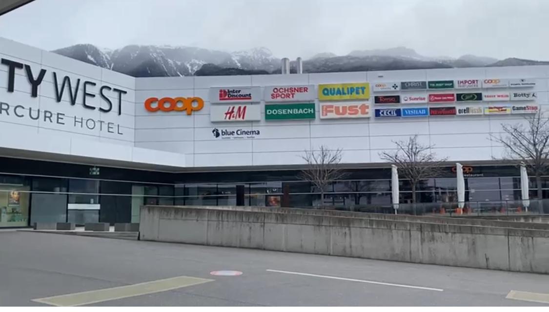 Hotel direkt bei Einkaufszentrum