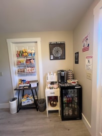 Convenient coffee/snack bar
