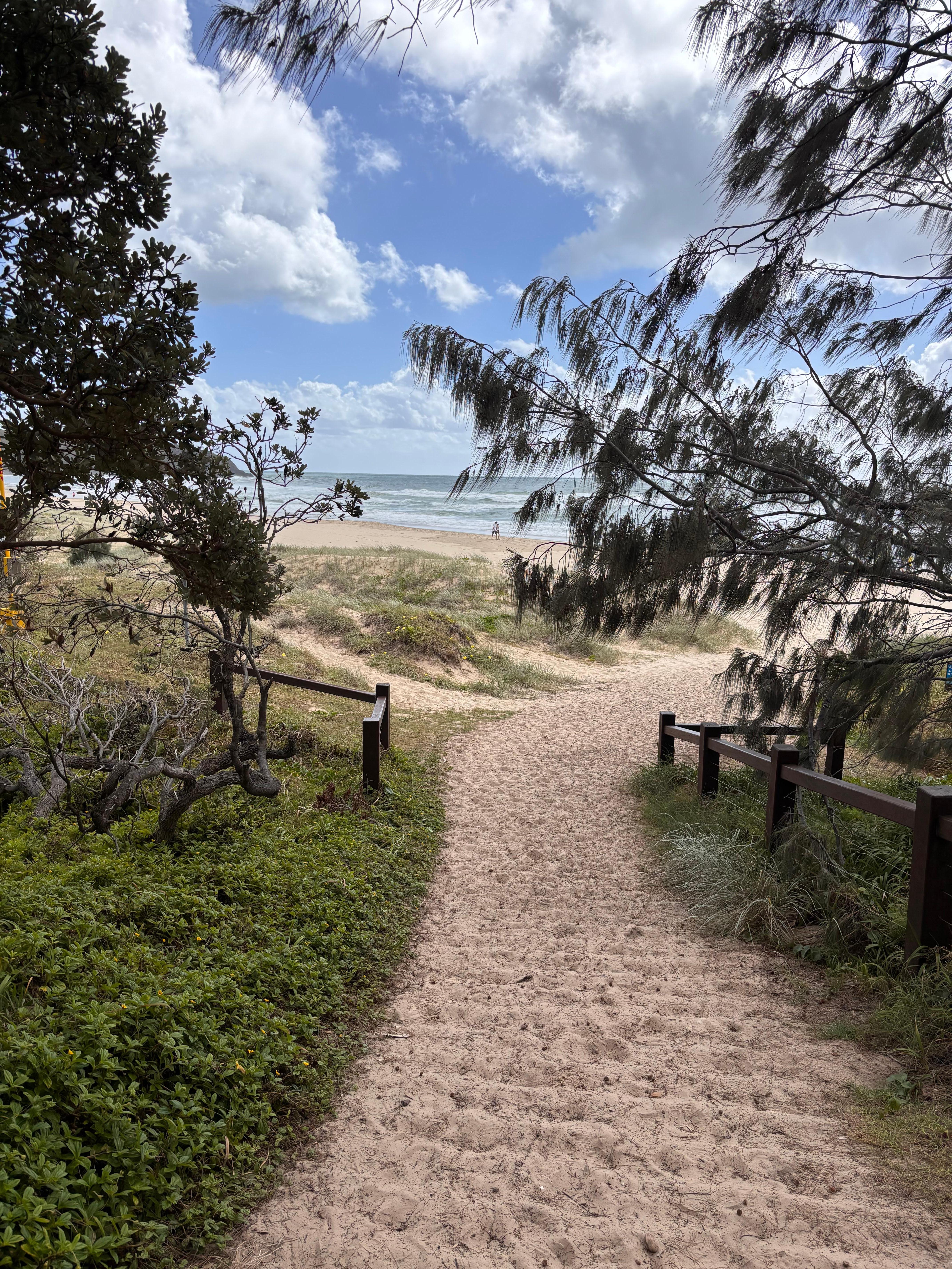 Beautiful walk in Noosa National Park to Alexandria Bay