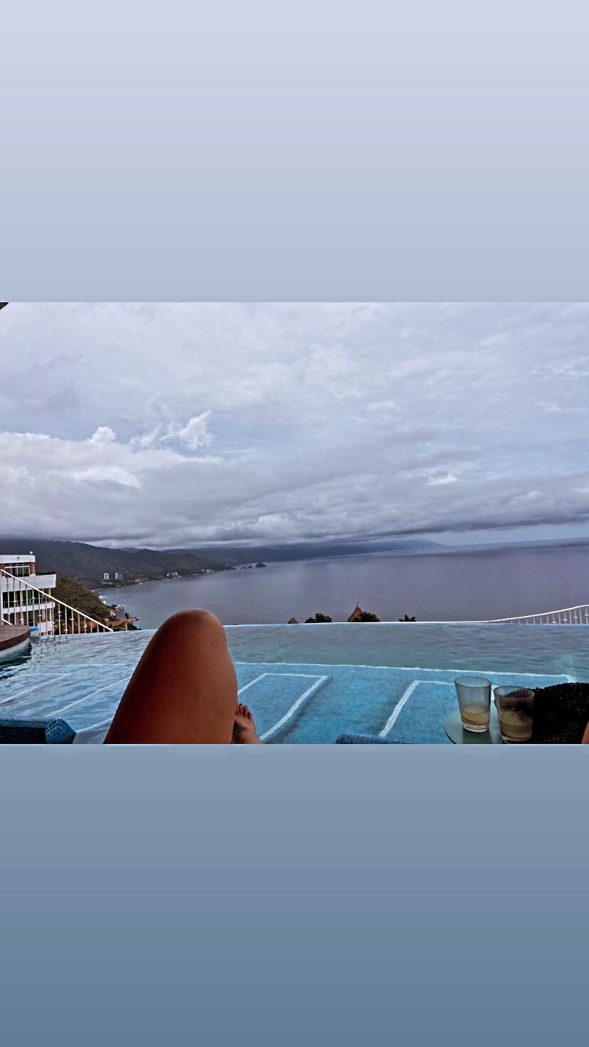 Roof top pool.