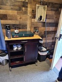 Kitchenette with no water or refrigeration