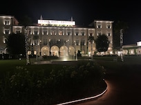 Hotel frontier