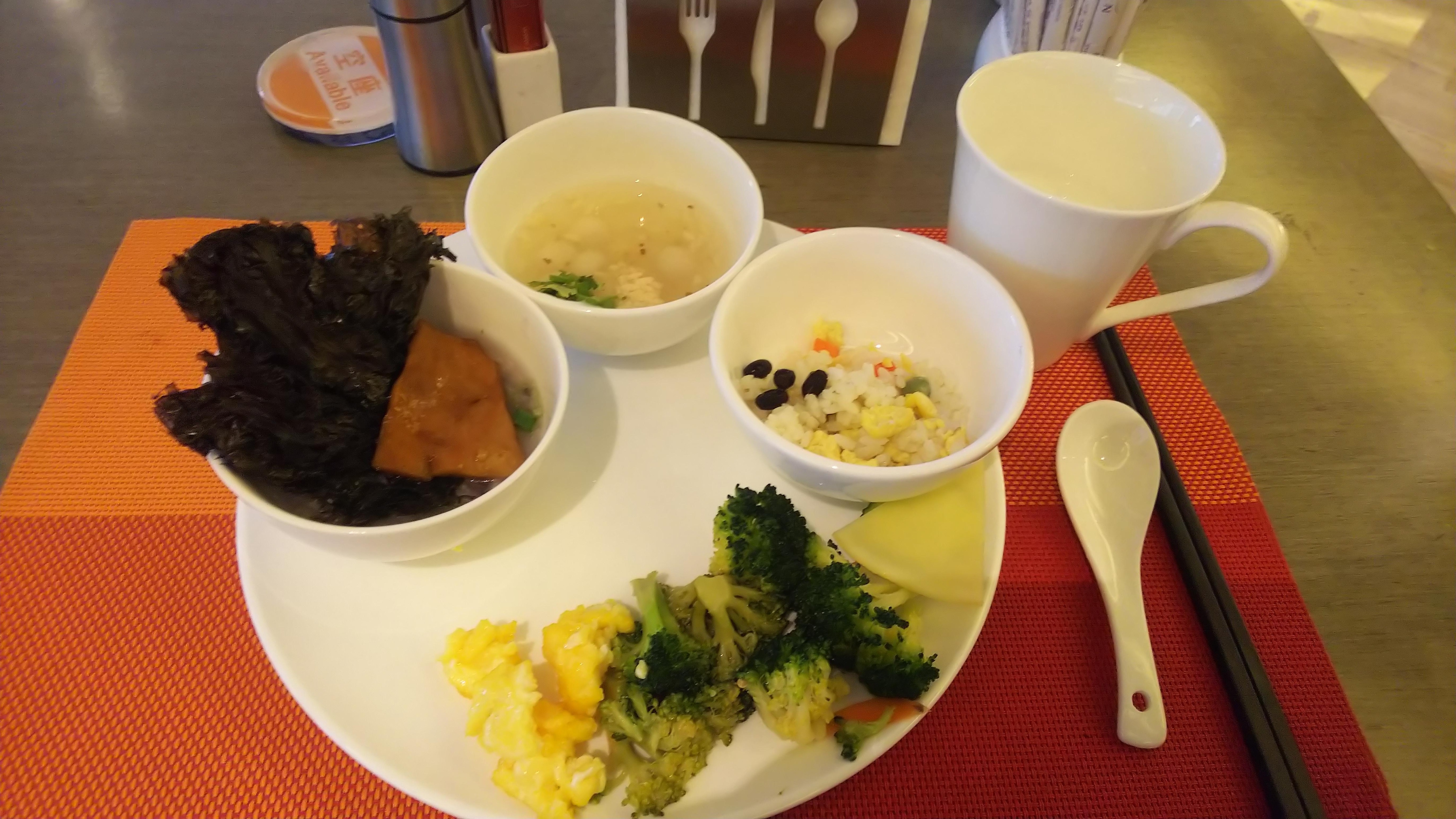 朝食ビュッフェ