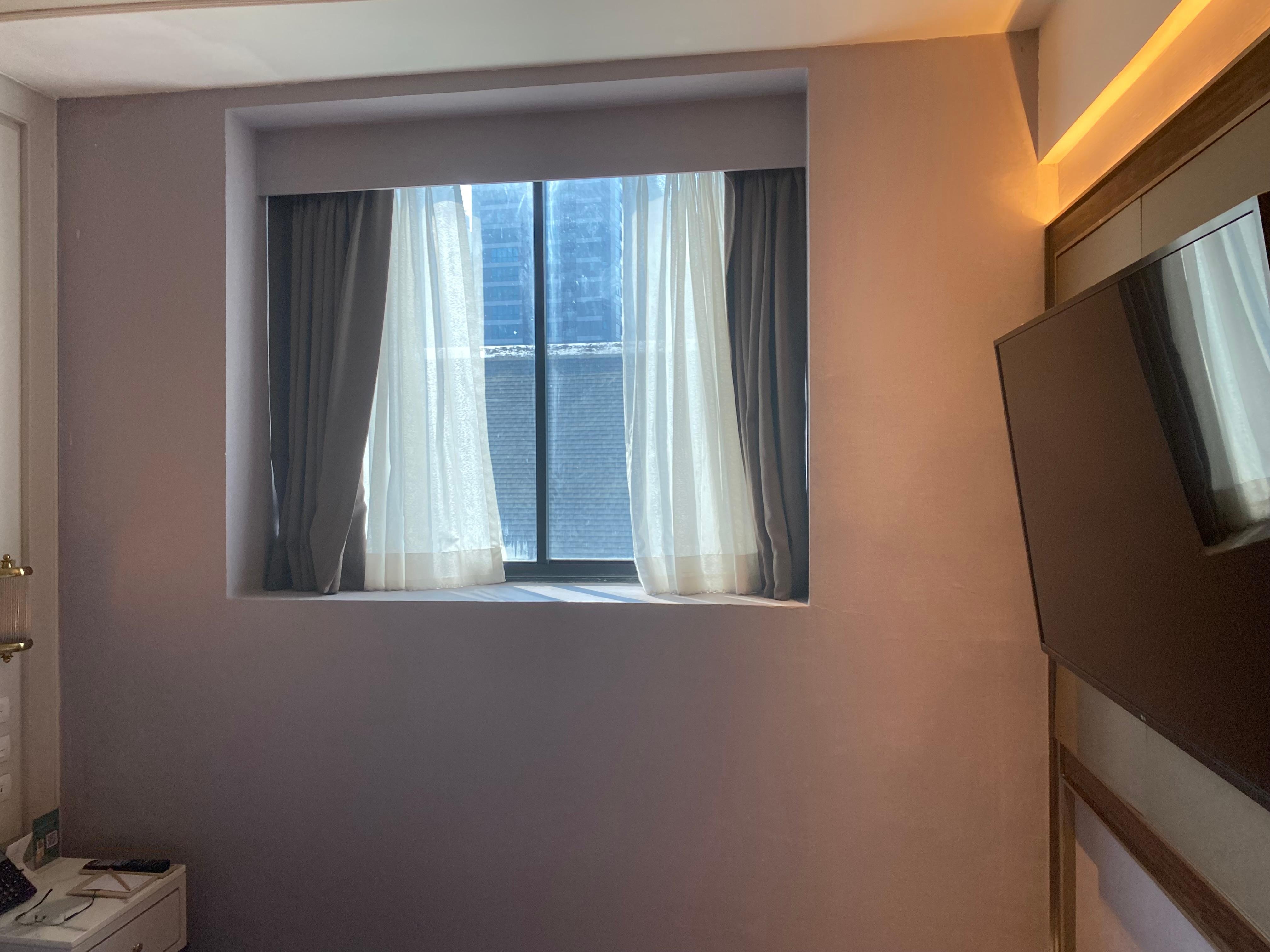 Utsikt fra soverommet. Ellers var det ingen utsikt i det hele tatt