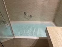 Banheiro com banheira