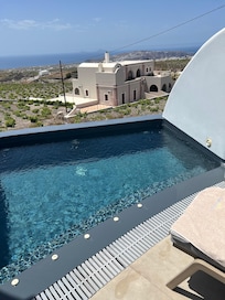 First 4 days beautiful pool but cold