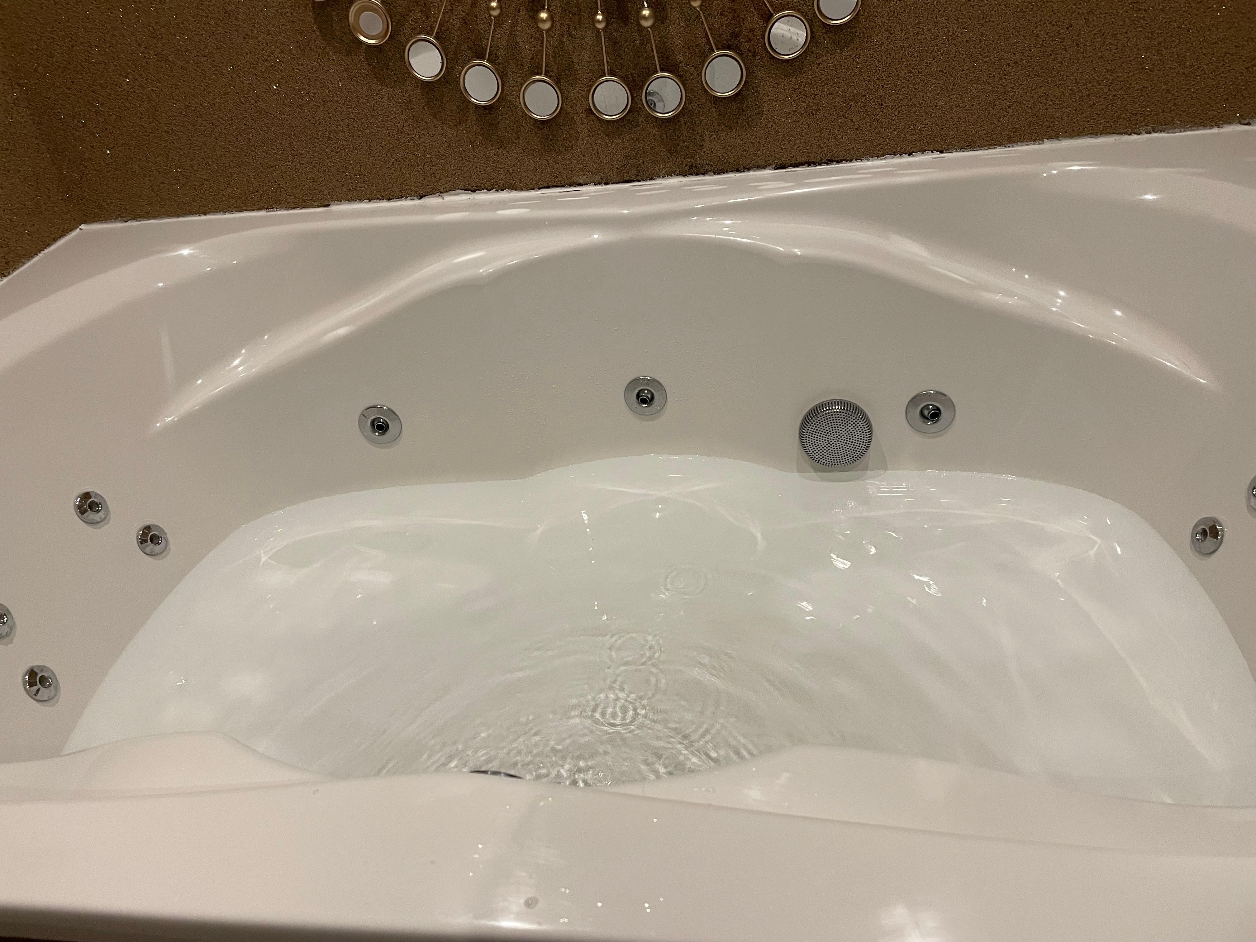Great spa bath in the room 😊