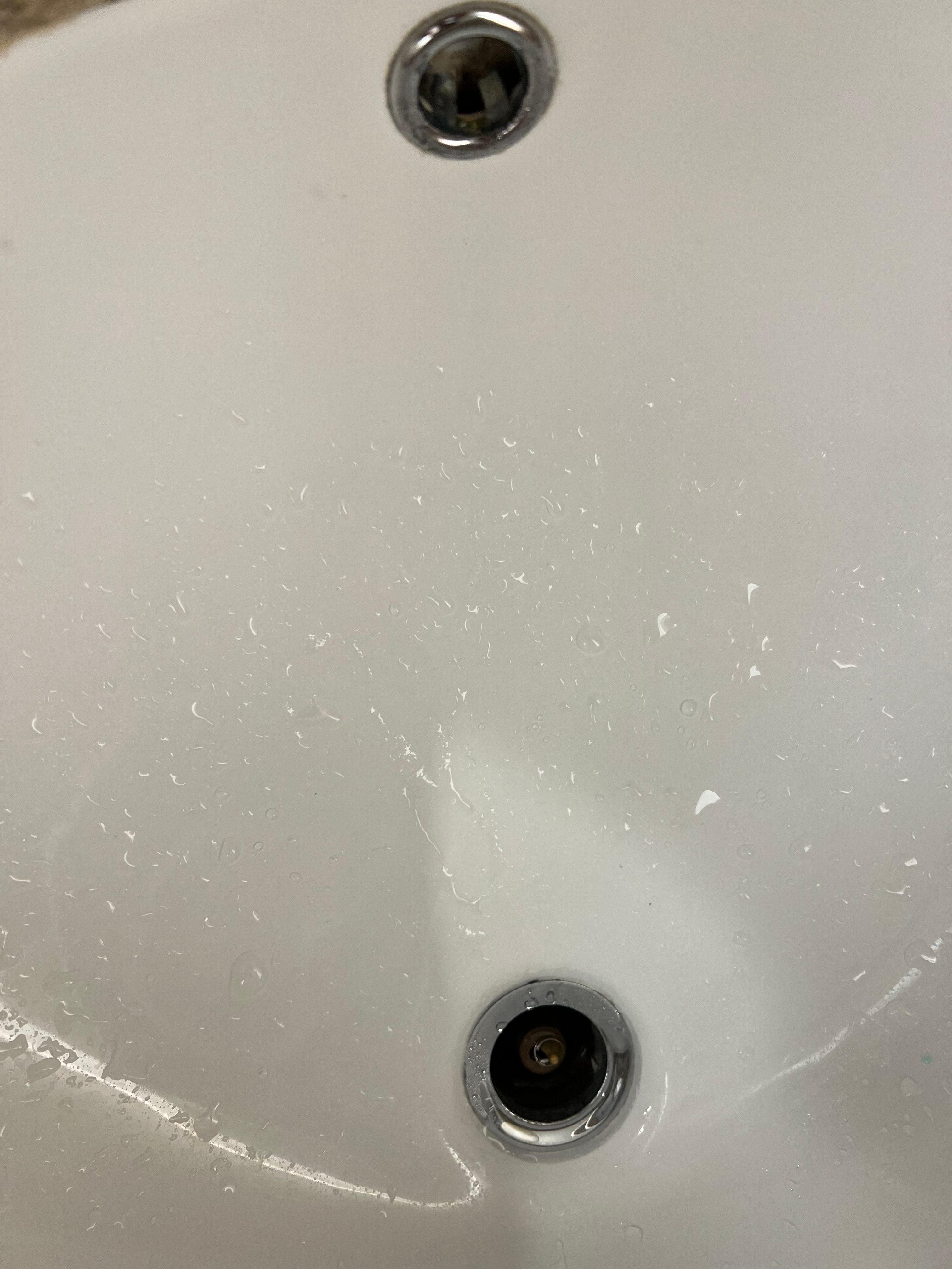 Sink dirty and missing stopper