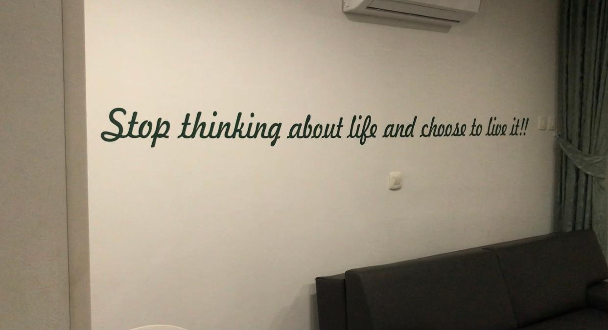 Love the messages on the walls!