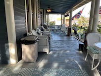 Big front porch w swing
