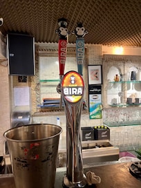 レストランにはバーが併設
BIRA飲めます