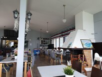 Réception et salle du petit déjeuner