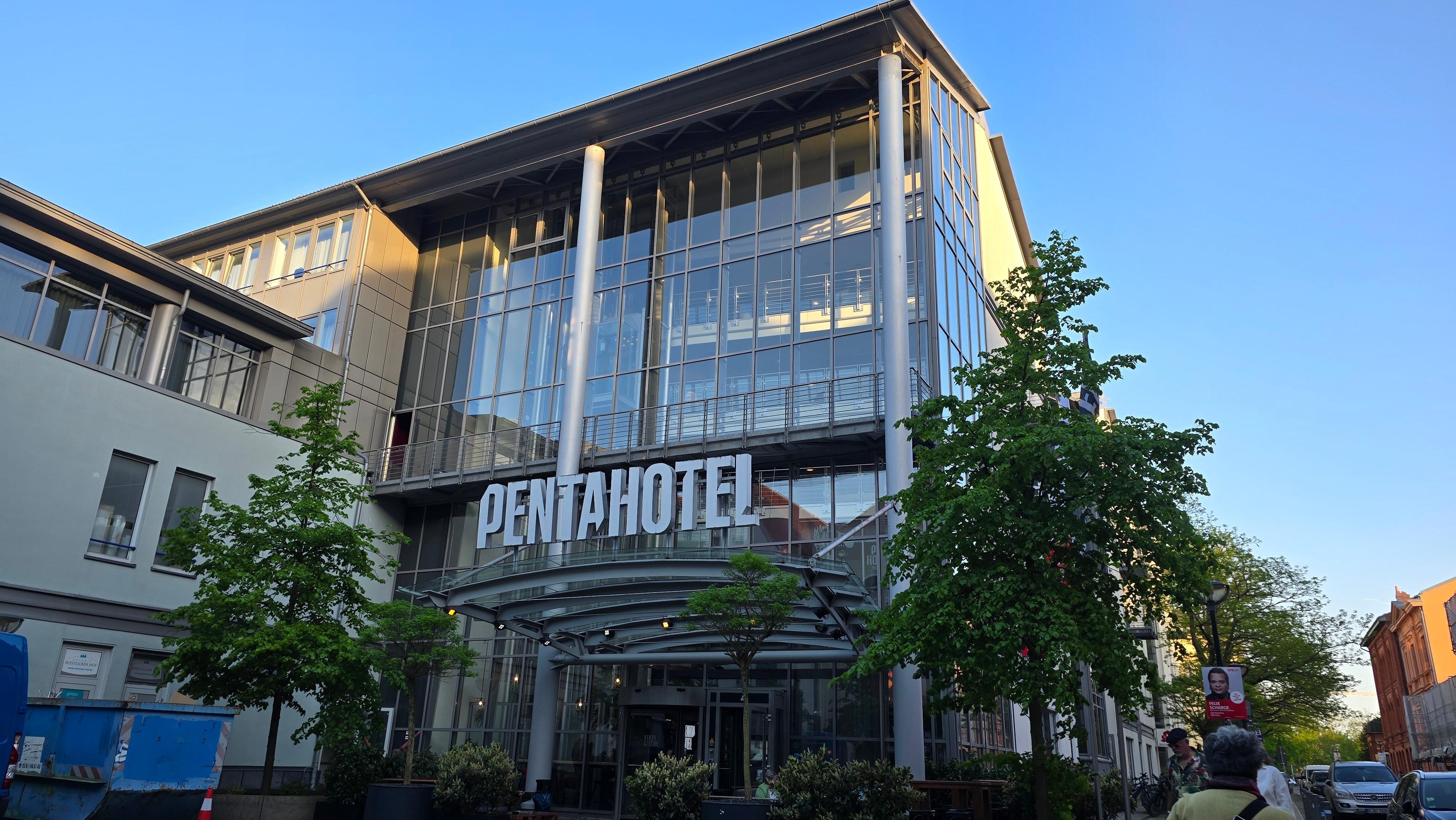 Frente hotel