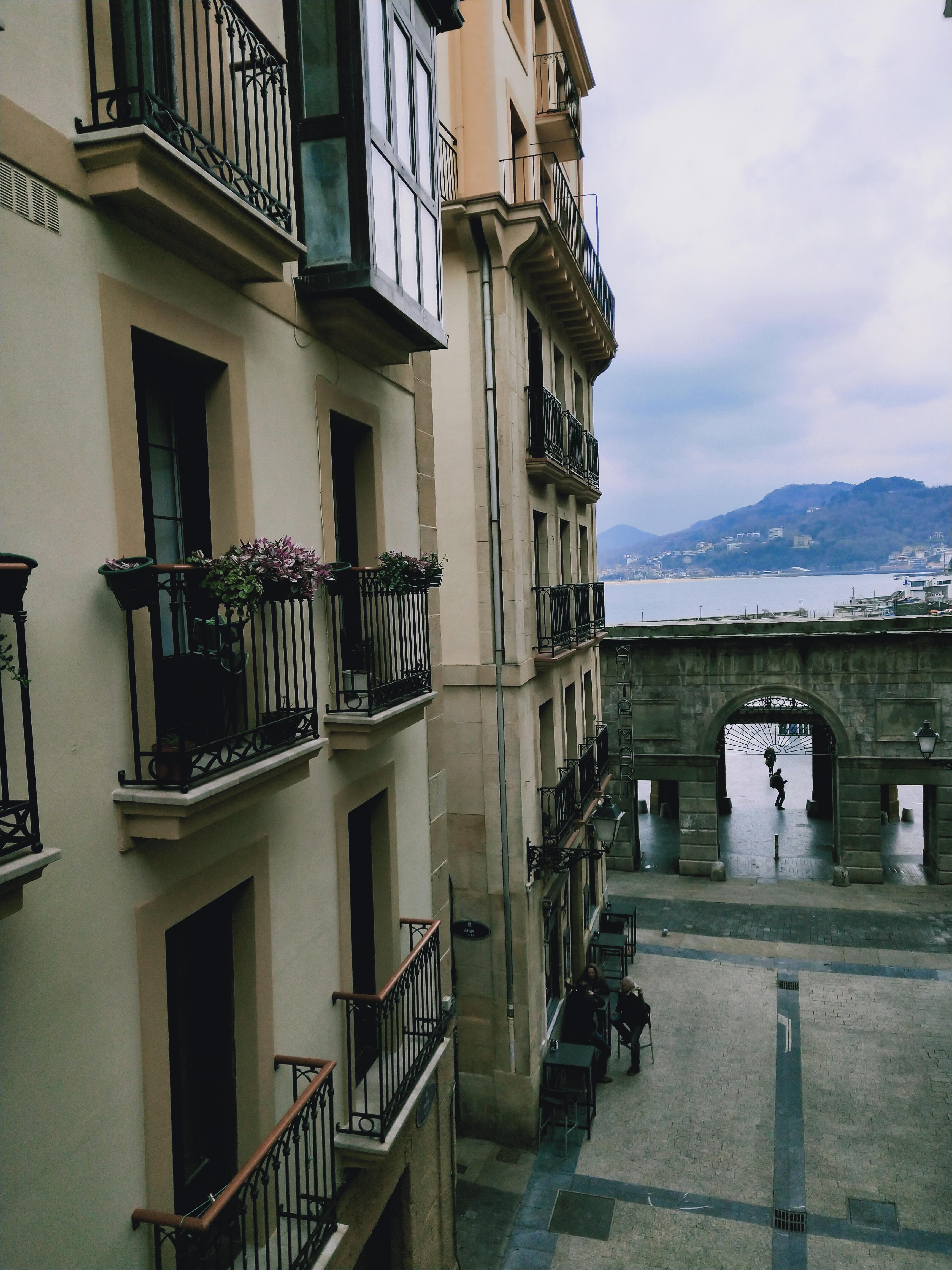 The old part of San Sebastian by the harbour, only a couple of streets from Aldamar.