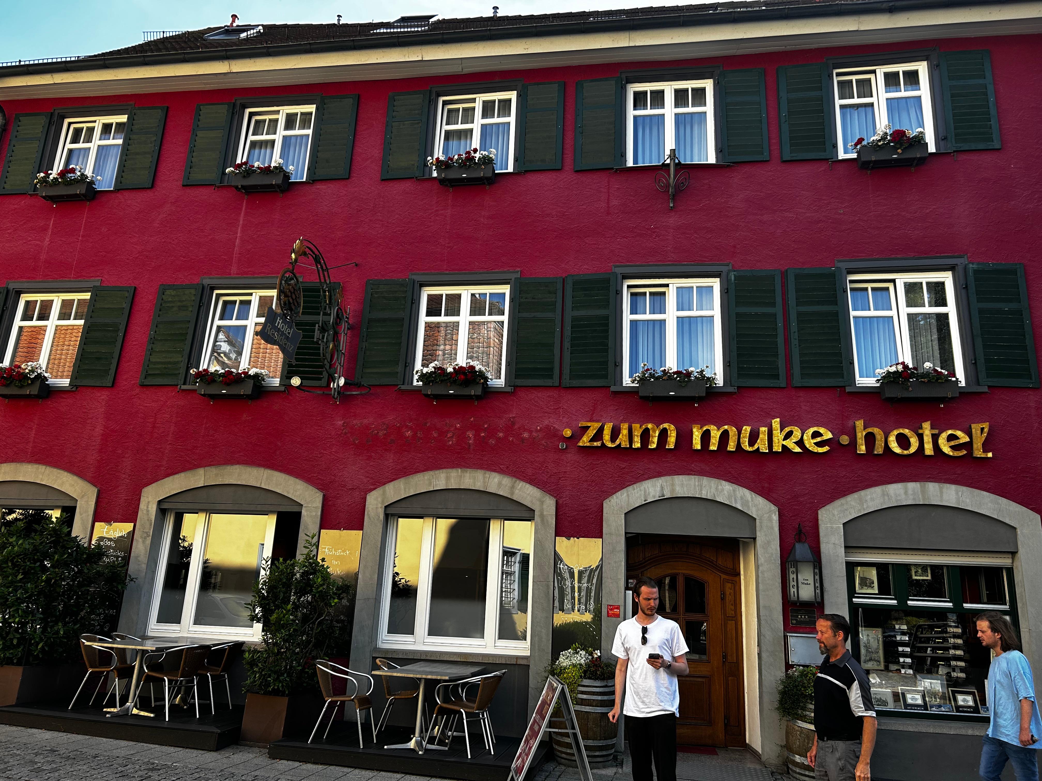 Över 500 år gammalt vackert hus som nu är ett mysigt hotell mitt inne i Ravensburg, väl värt att besök .