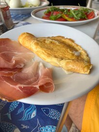 Omelete e prosciuto