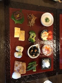 朝食は向かいのカフェでした。