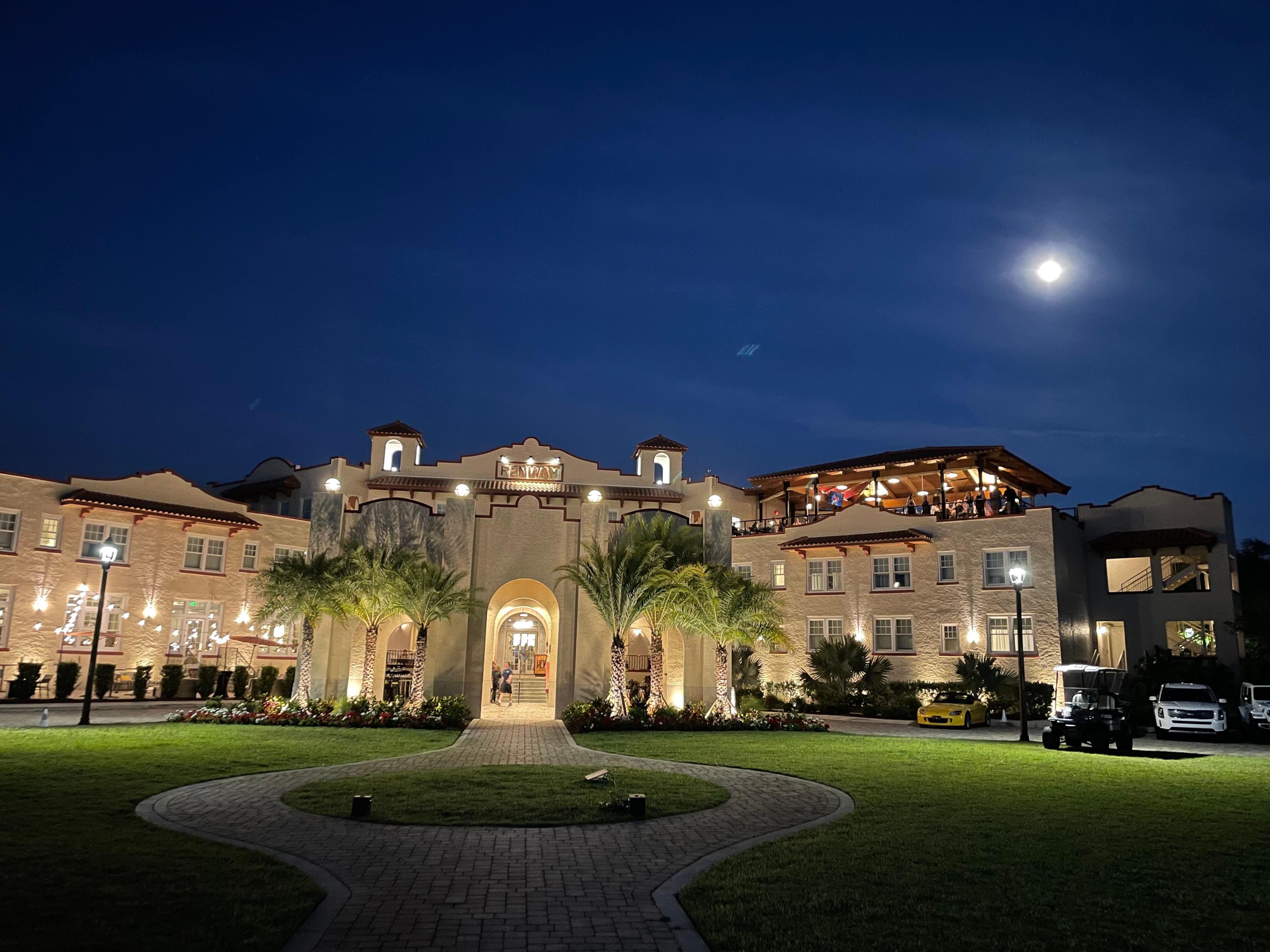 Book Fenway Hotel Autograph Collection in St. Petersburg - Clearwater