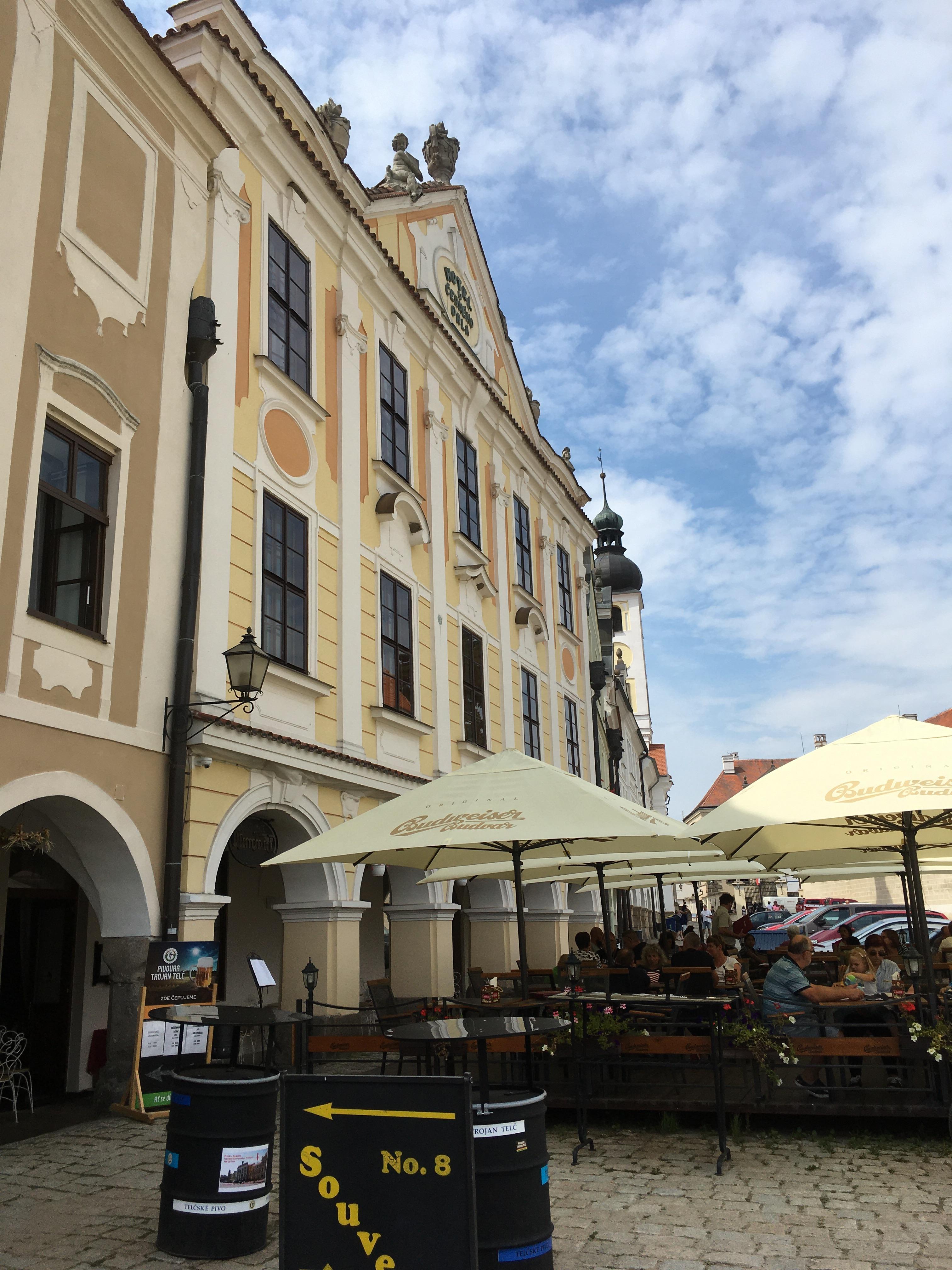 Hotel U Černého orla přímo na náměstí!