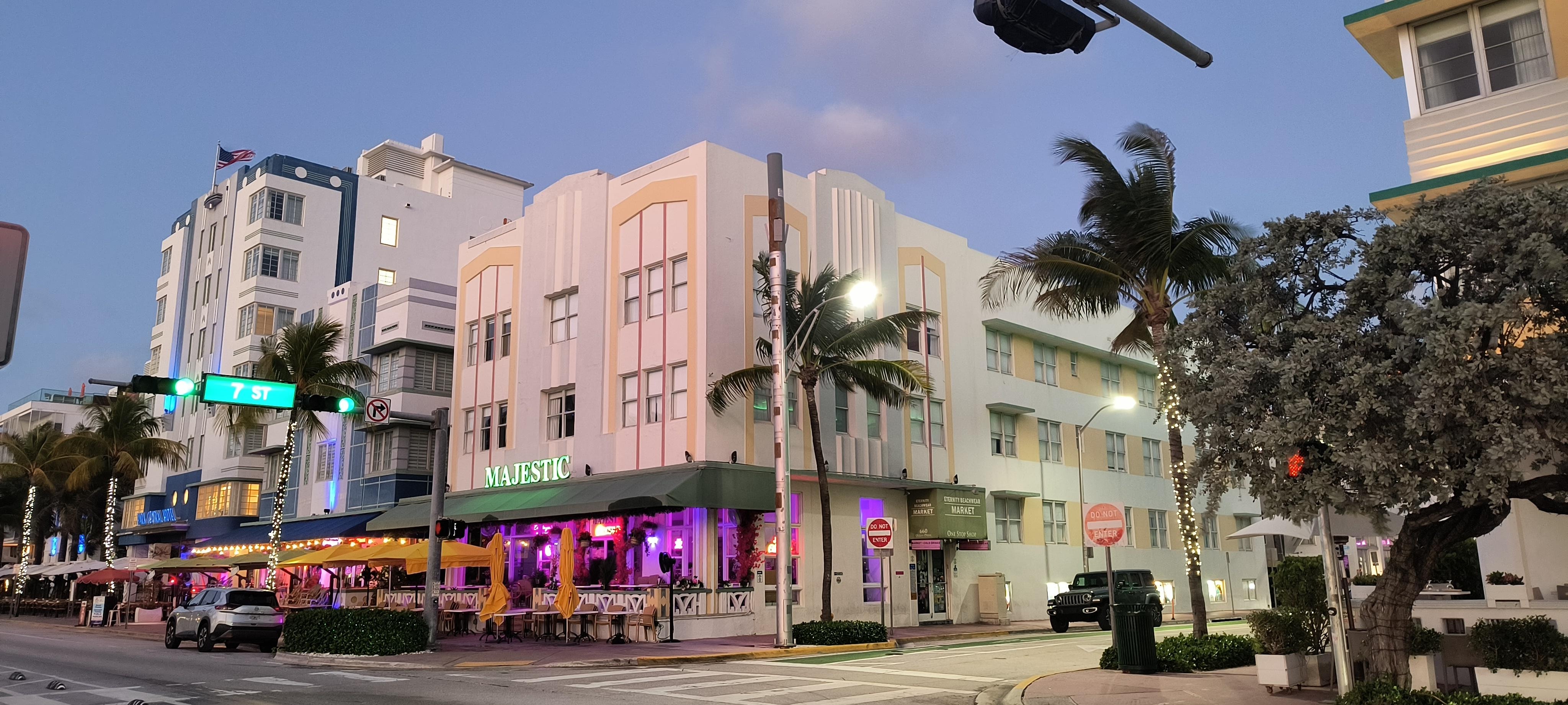 Convenient Art Deco district corner location.