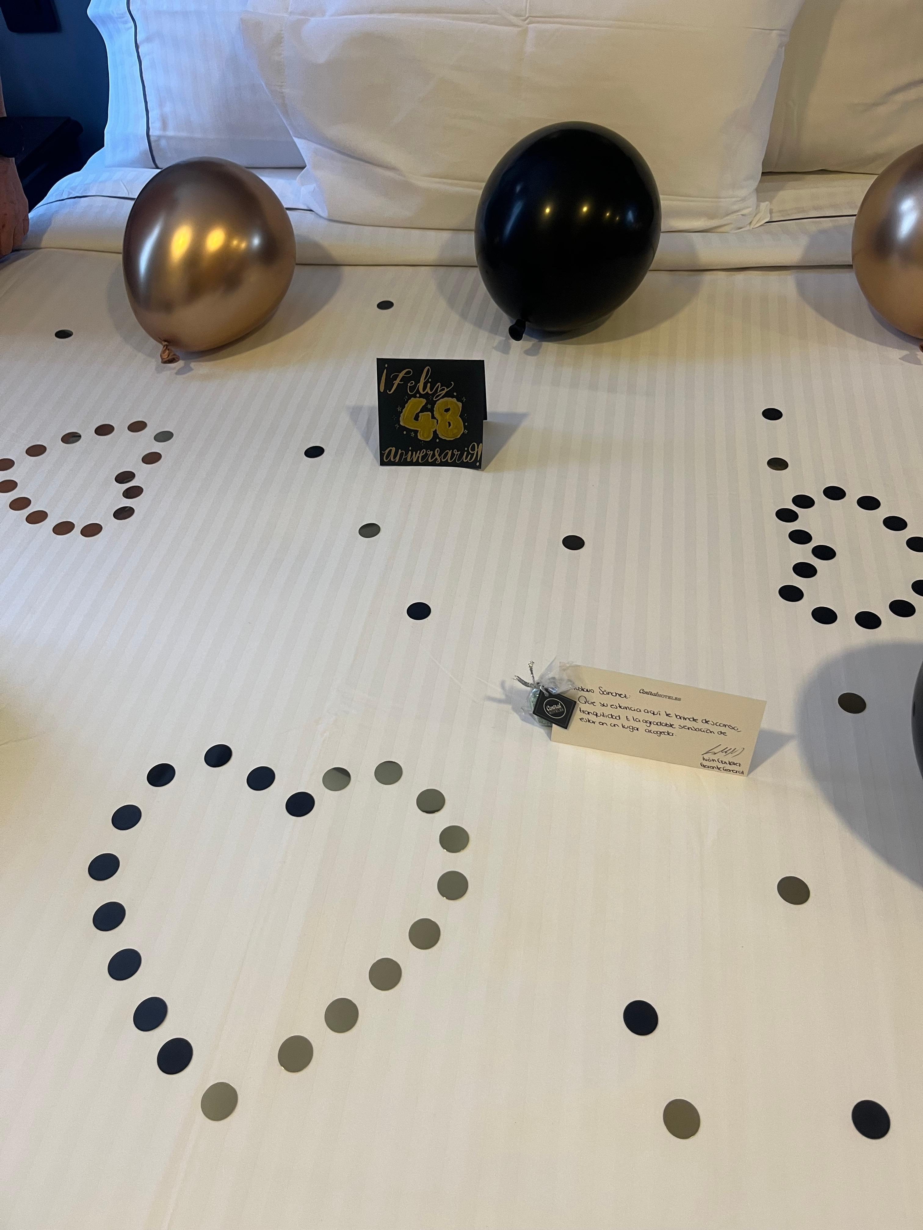 Por nuestro 48 aniversario de bodas 