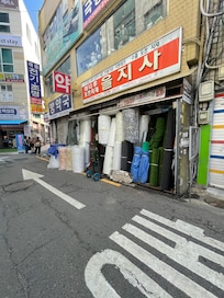 Alley where 4 Rest is located. Textiles shops and home remodel stores.