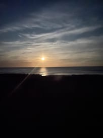 Un couché de la lune avant de partir