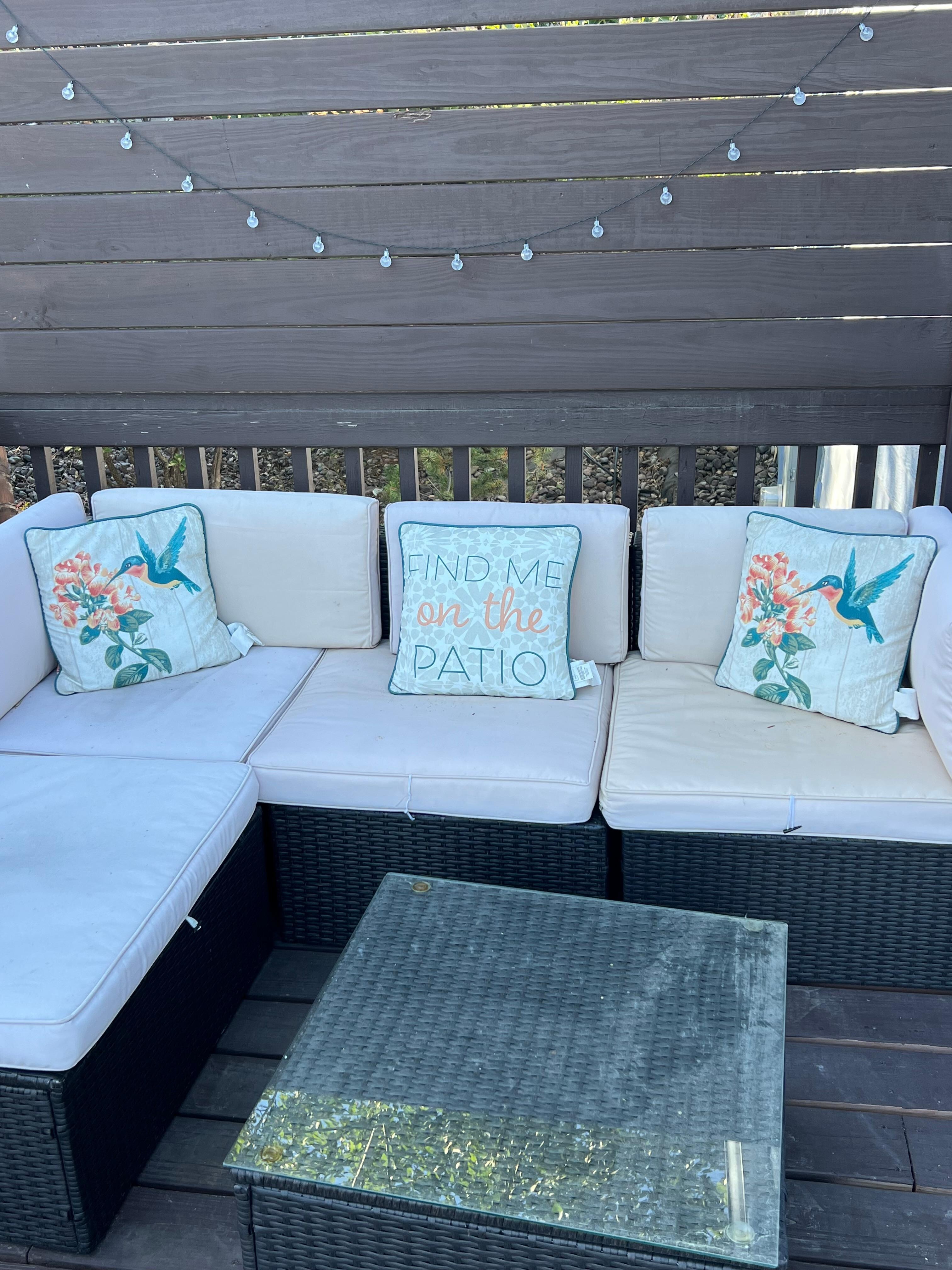 Cute sitting area along top deck