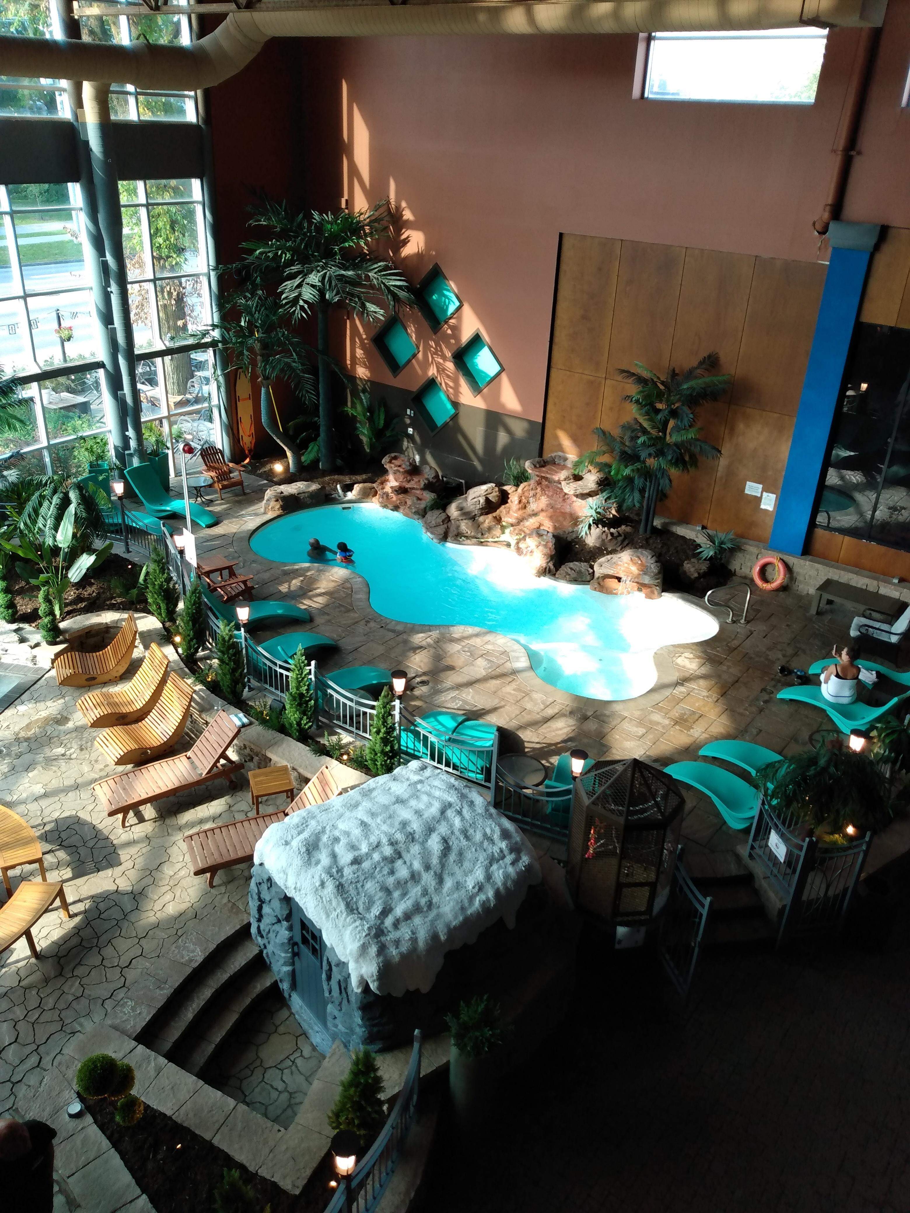 Piscine et deux spas