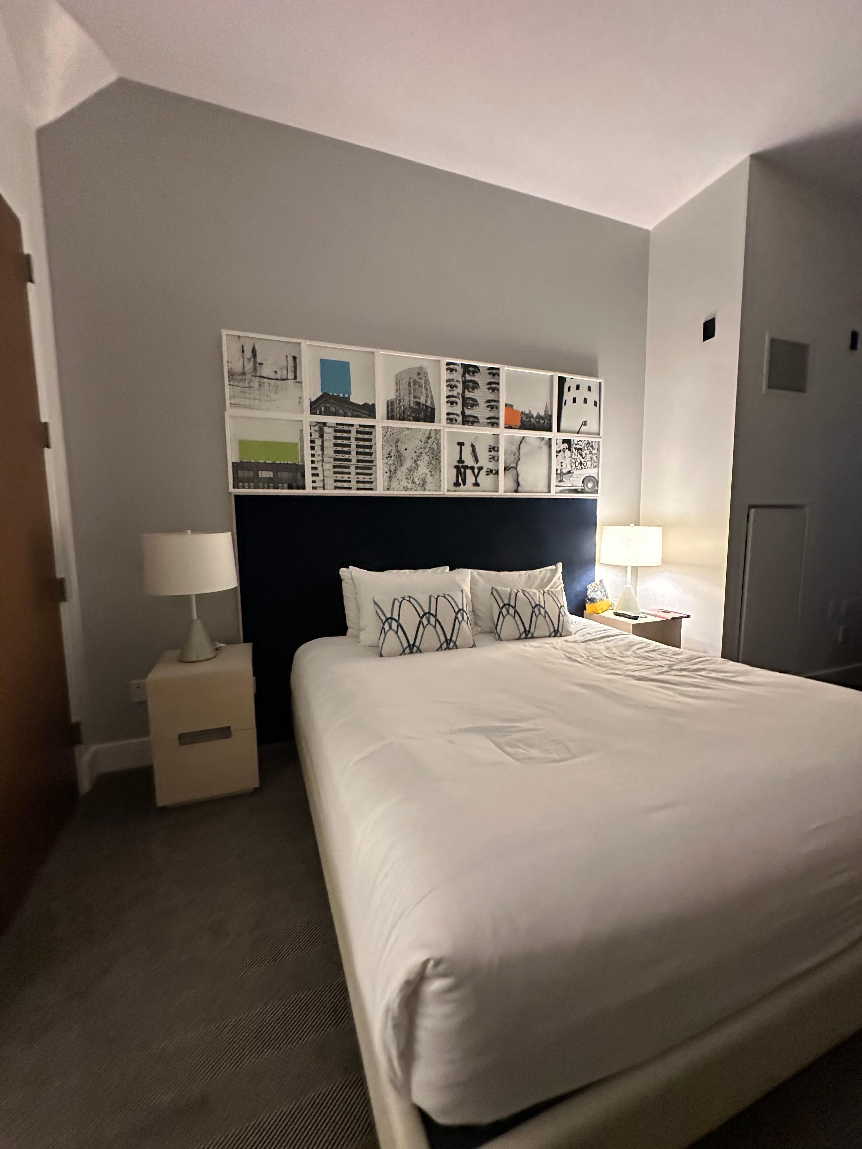 Queen, super cute, more than enough space for 2