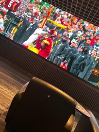 I watch the Eagles win at the sport bet area and it was one of the best experiences ever