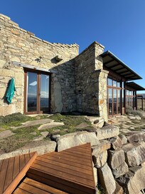 The stunnign stone feature work of the building.