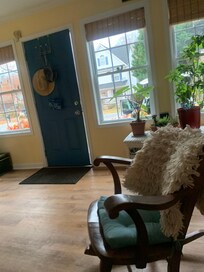 Nice! natural light & plants