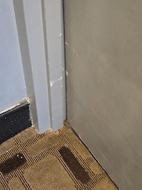 The bottom of the doors don't close all the way