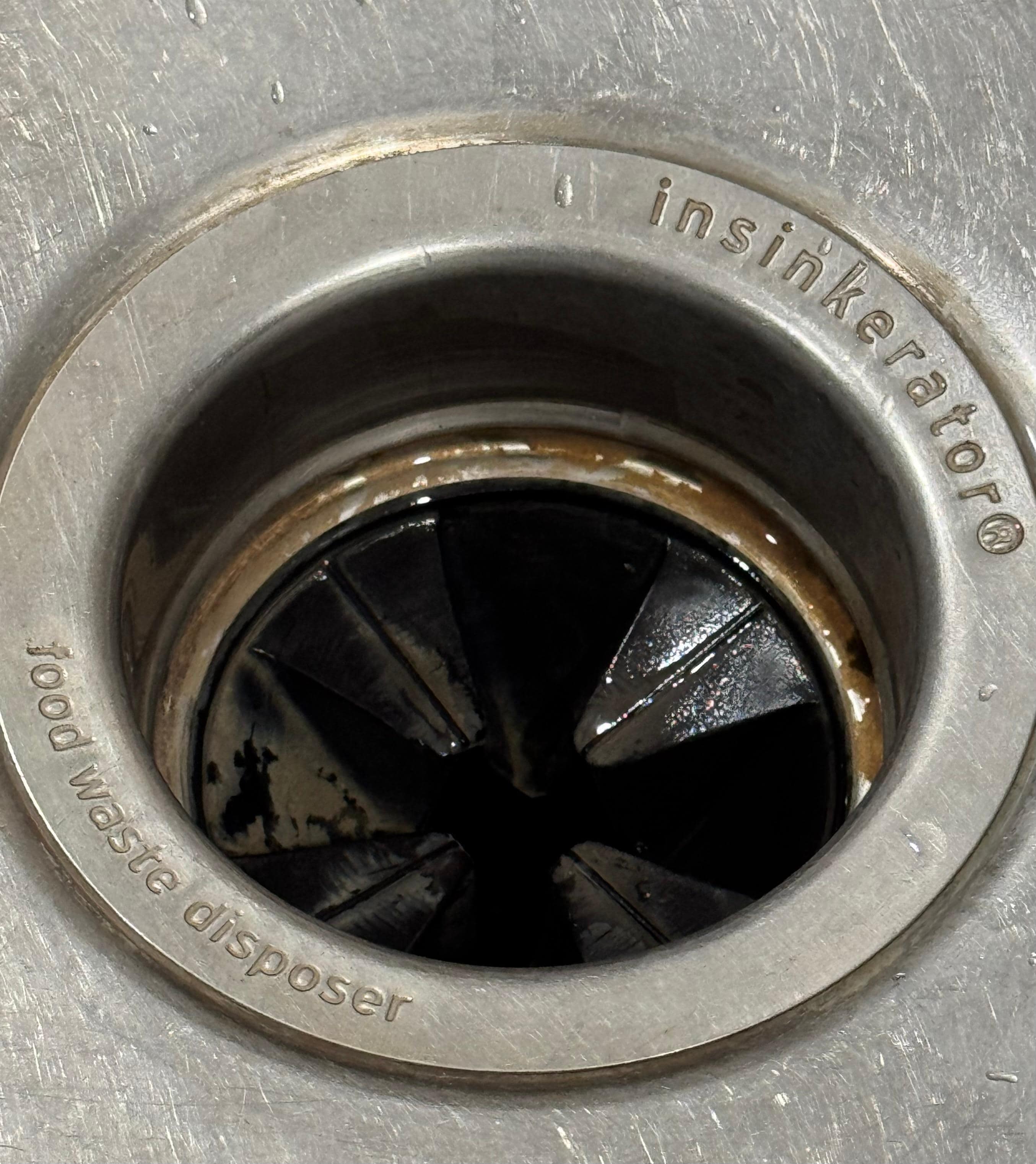 Dirty kitchen  sink-er-ator