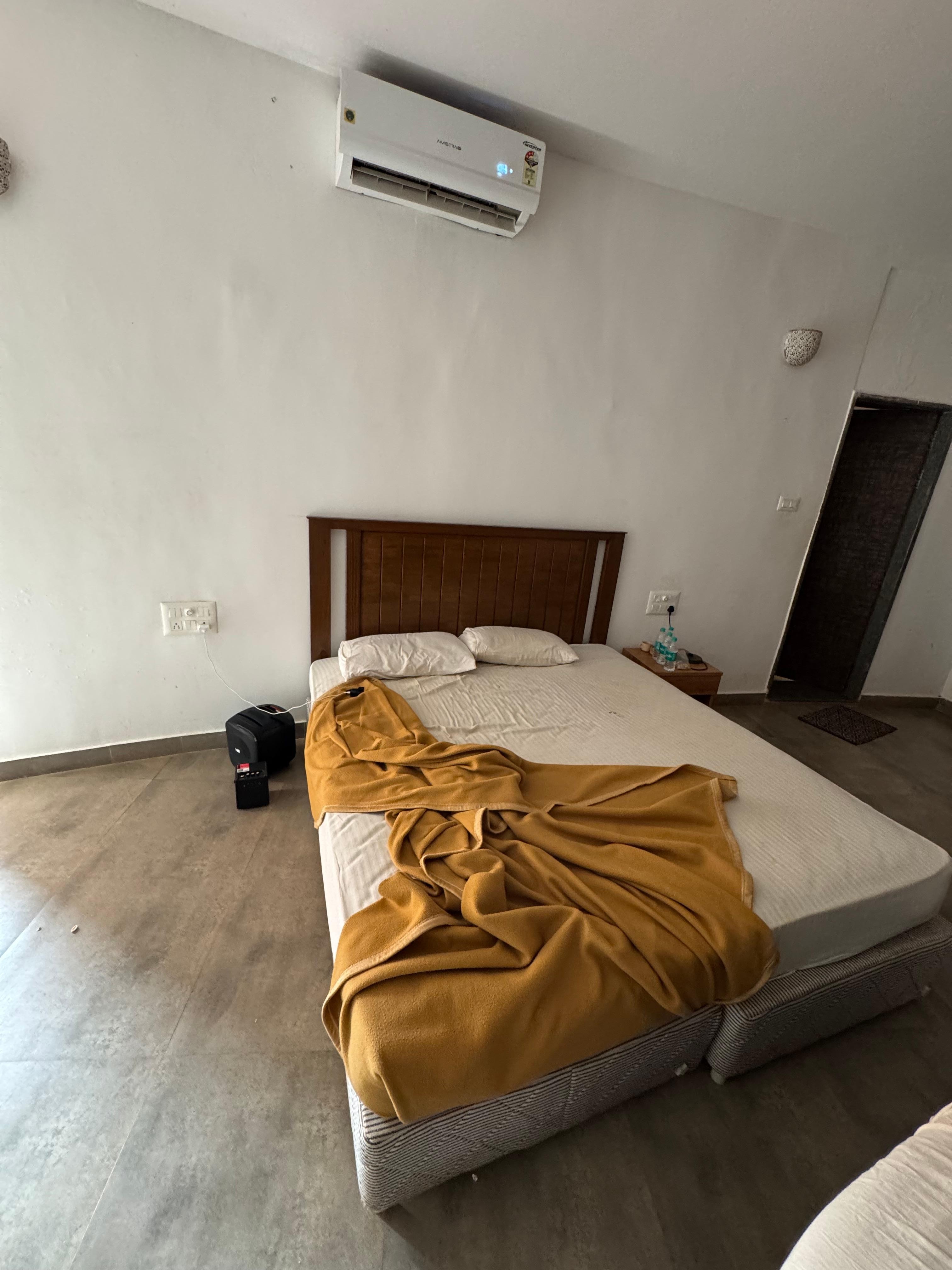 Could do with some bedside tables 🥴