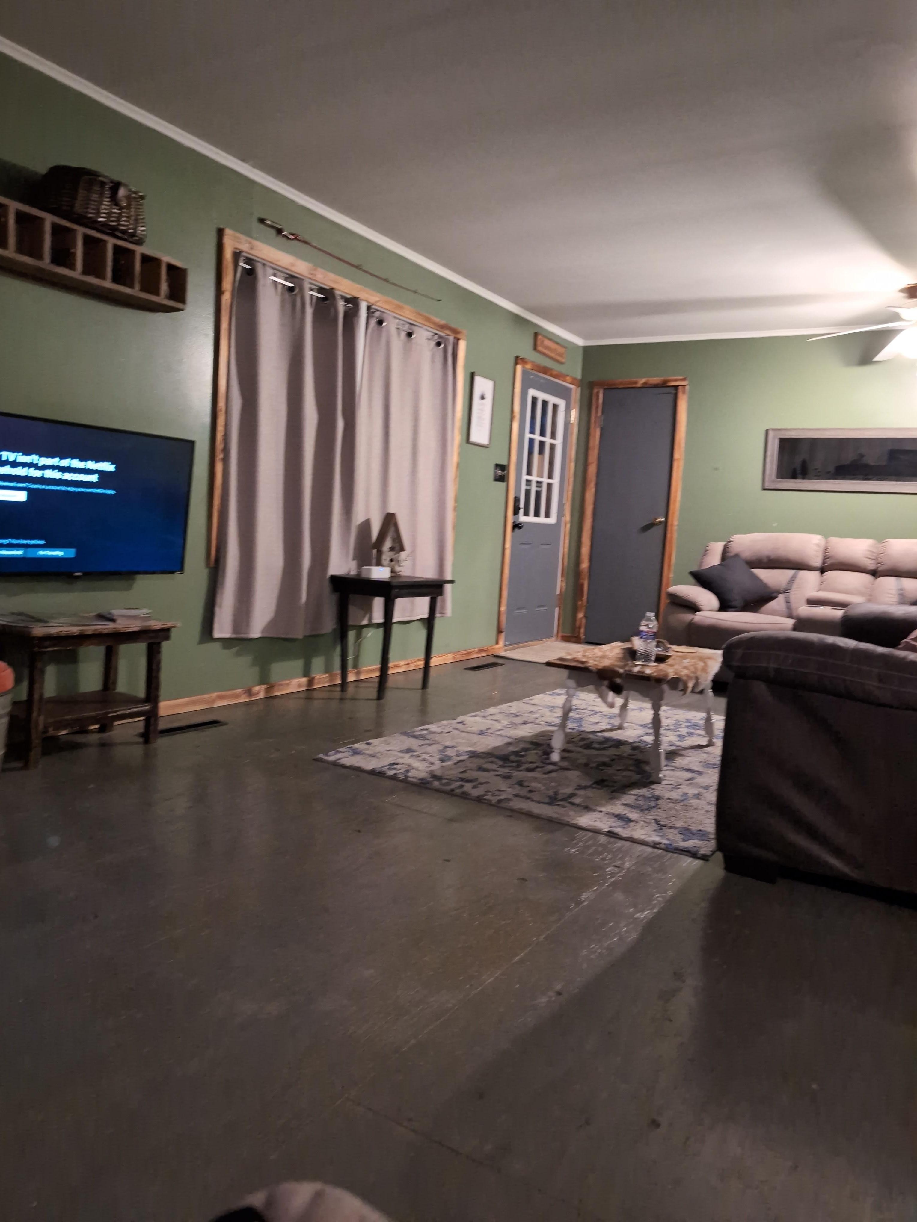 Roomy. Wifi. Blankets 